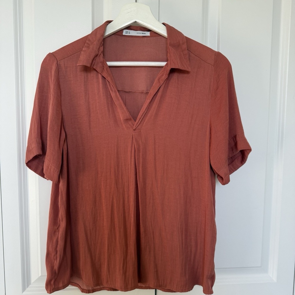 Sfera Casual Top Women's Medium V-neck Rust Color Short Sleeve